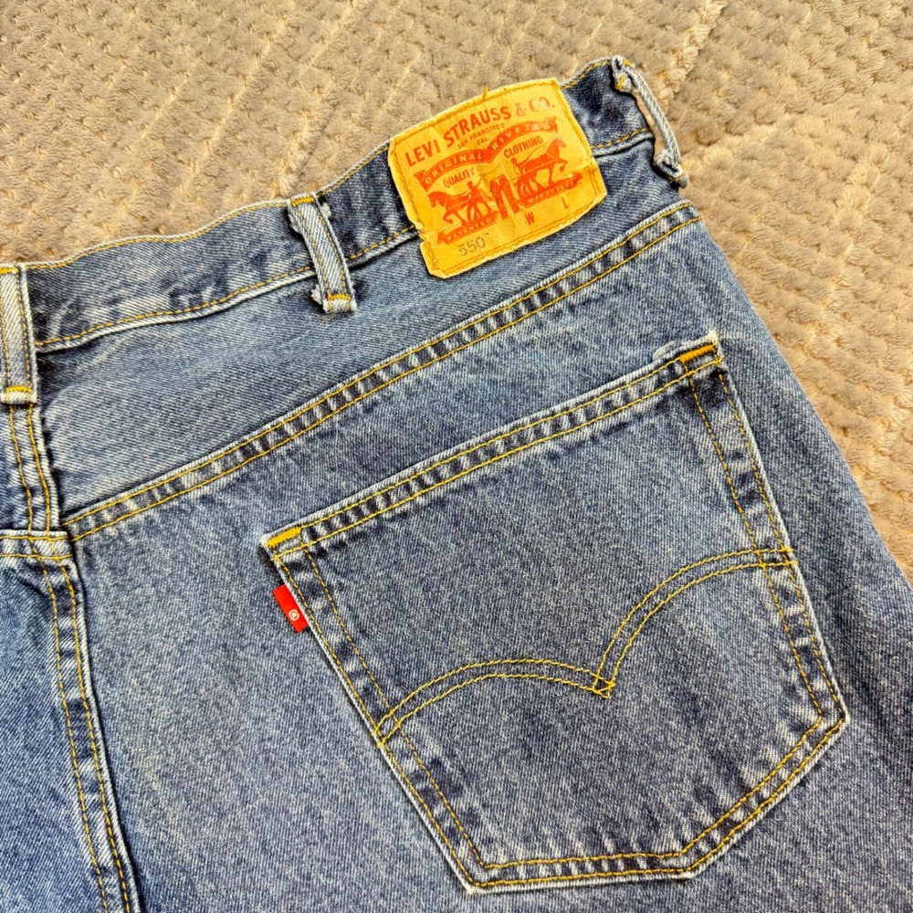 Levis 550 Relaxed Fit Mens Jeans 46x32 Blue Denim Medium Wash 550-0216